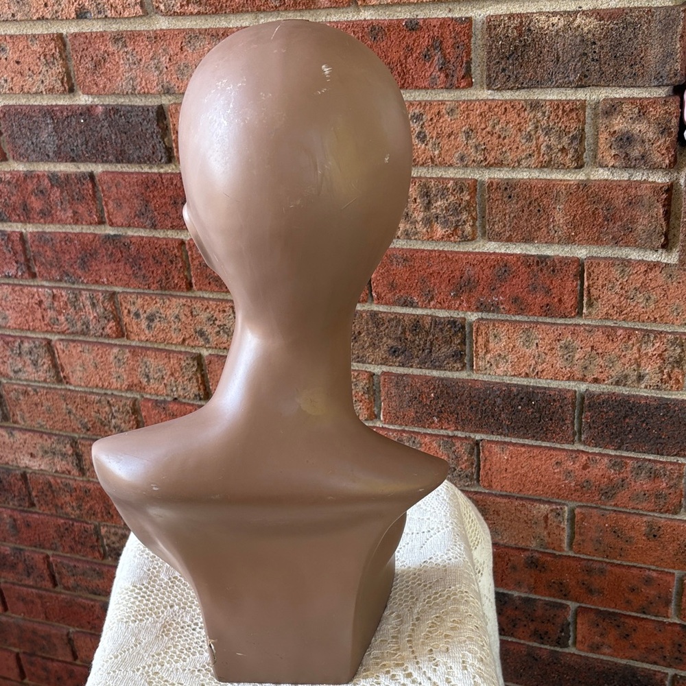 Beverly Johnson Mannequin Head - image 2